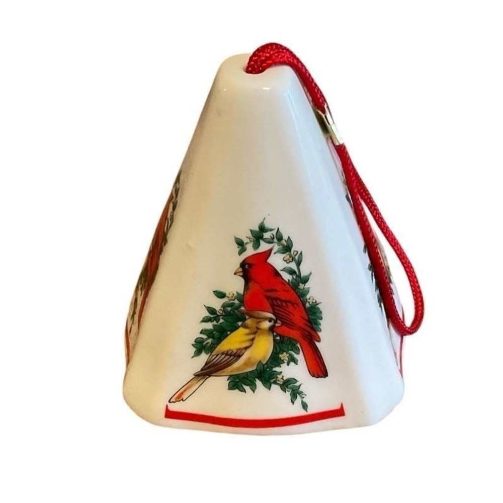 Vintage Jasco Festive Fragrant Ornament Cardinals Wreath Red